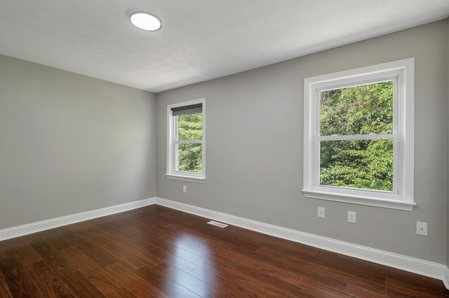 48 Cadogan Way, Nashua, NH 03062