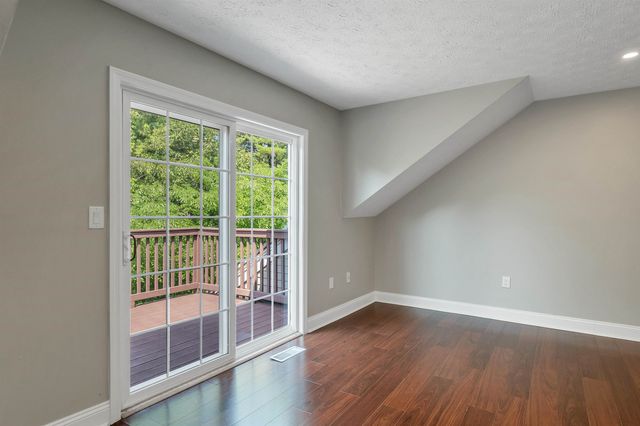48 Cadogan Way, Nashua, NH 03062