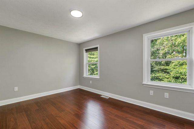 48 Cadogan Way, Nashua, NH 03062