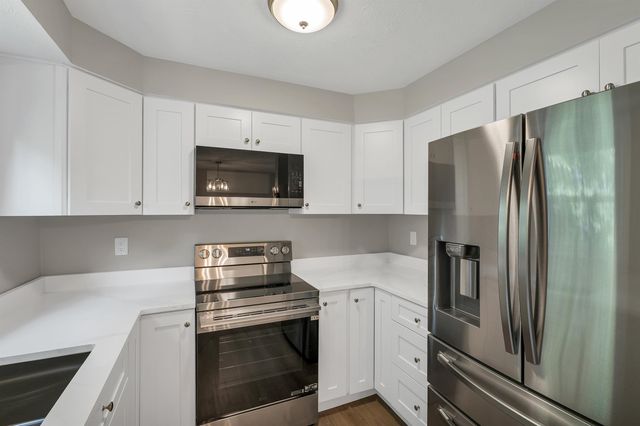 48 Cadogan Way, Nashua, NH 03062