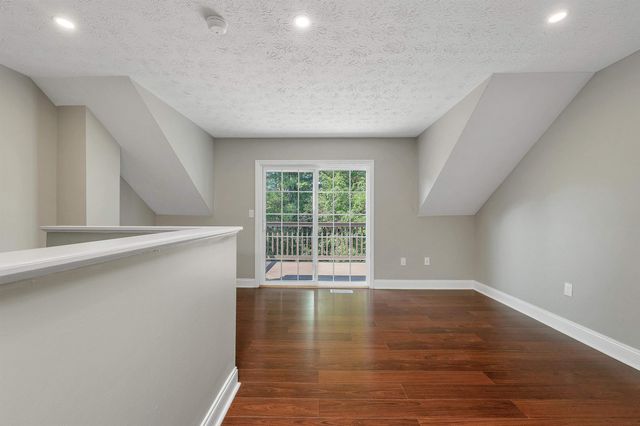 48 Cadogan Way, Nashua, NH 03062