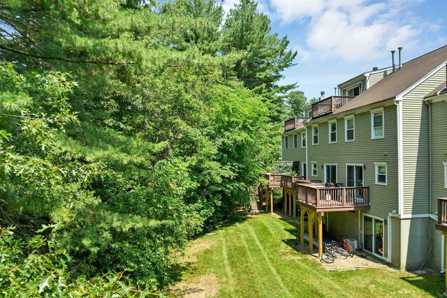 48 Cadogan Way, Nashua, NH 03062
