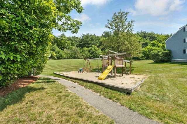 48 Cadogan Way, Nashua, NH 03062
