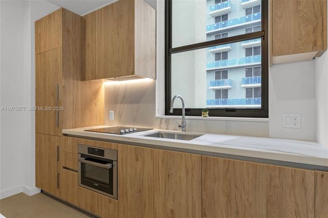 11 NE 6 St 407, Miami, FL 33132