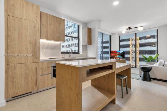 11 NE 6 St 407, Miami, FL 33132