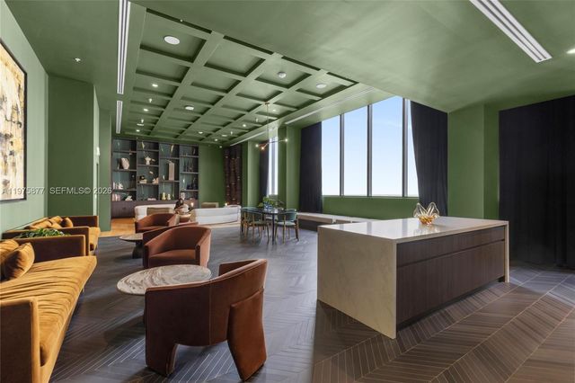 11 NE 6 St 407, Miami, FL 33132