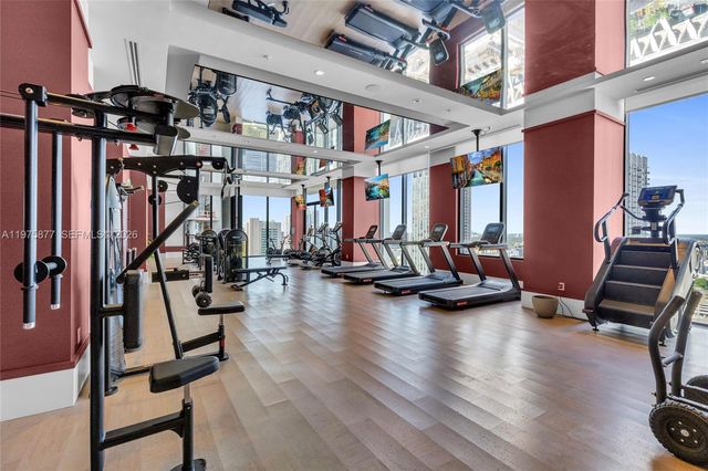 11 NE 6 St 407, Miami, FL 33132