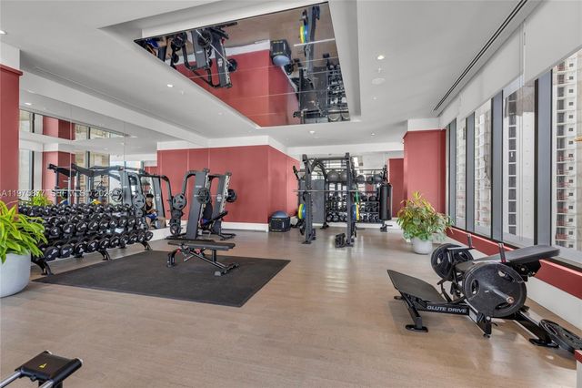 11 NE 6 St 407, Miami, FL 33132