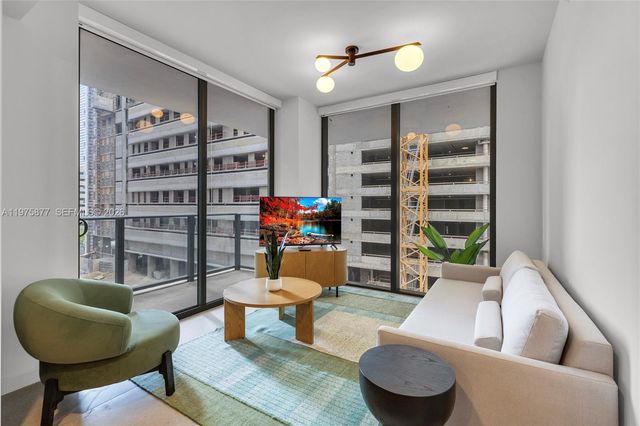 11 NE 6 St 407, Miami, FL 33132