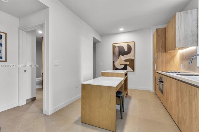 11 NE 6 St 407, Miami, FL 33132