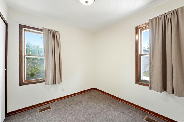 1805 Marvale Avenue SE, Rochester, MN 55904
