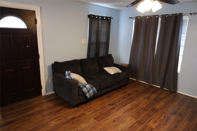 1009 Caplin Street, Houston, TX 77022