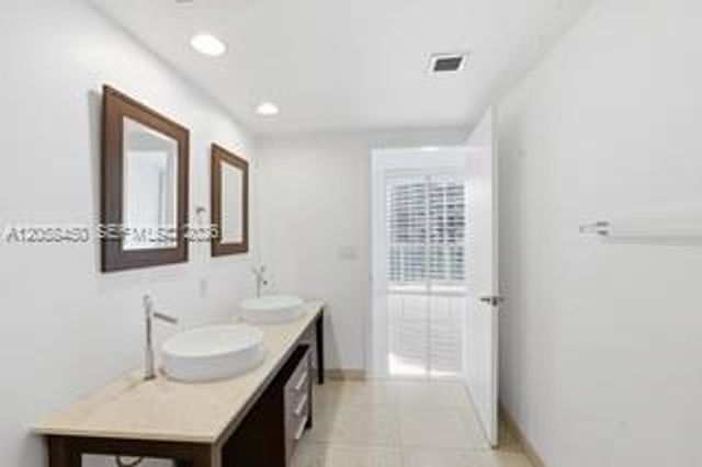 465 Brickell Avenue 3202, Miami, FL 33131
