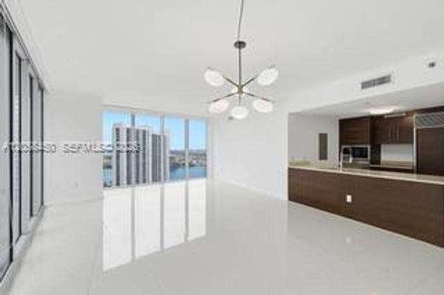 465 Brickell Avenue 3202, Miami, FL 33131
