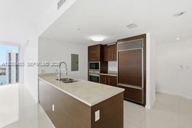 465 Brickell Avenue 3202, Miami, FL 33131