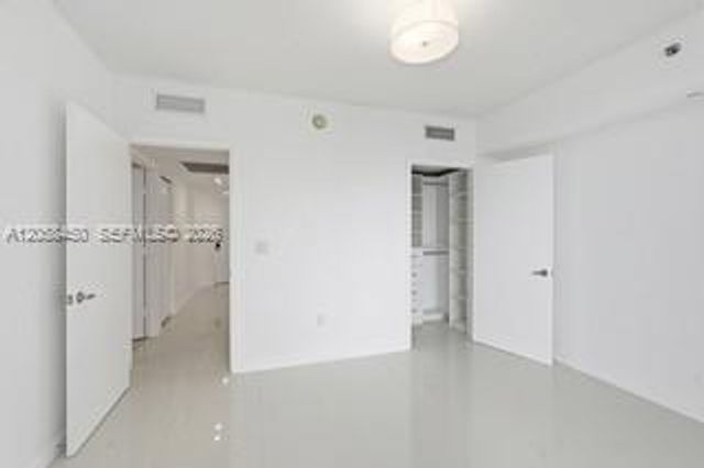 465 Brickell Avenue 3202, Miami, FL 33131