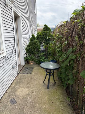 425 S Harvey Avenue E, Oak Park, IL 60302