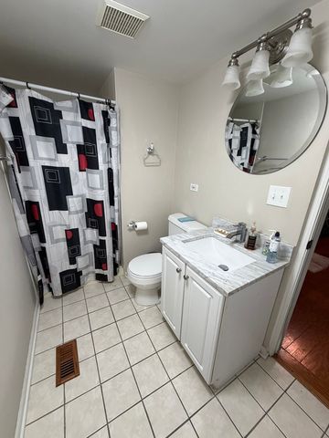 425 S Harvey Avenue E, Oak Park, IL 60302