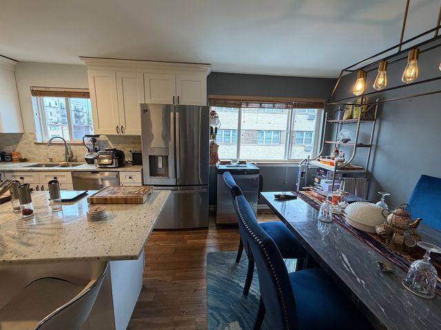 425 S Harvey Avenue E, Oak Park, IL 60302