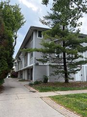 425 S Harvey Avenue E, Oak Park, IL 60302