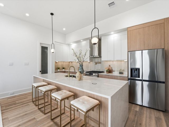 1517 Mckee Street, Houston, TX 77009