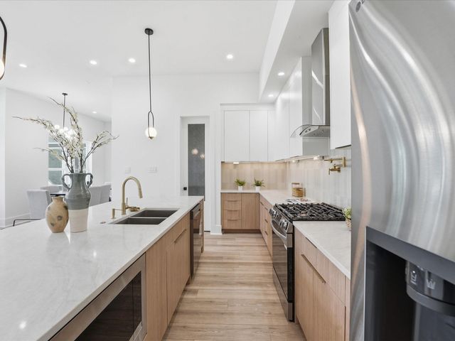 1517 Mckee Street, Houston, TX 77009