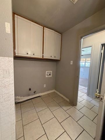 1101 Sierra Vista, Granbury, TX 76048