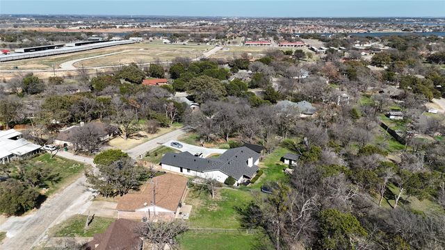 1101 Sierra Vista, Granbury, TX 76048