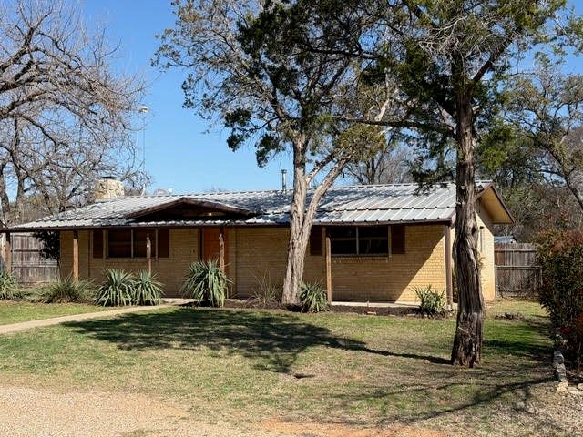 1101 Sierra Vista, Granbury, TX 76048