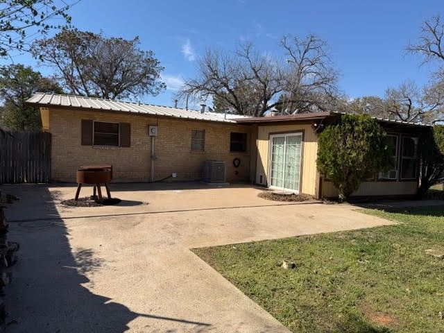 1101 Sierra Vista, Granbury, TX 76048