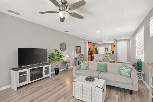 9935 Kennet Way, Elk Grove, CA 95757
