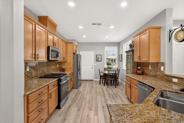 9935 Kennet Way, Elk Grove, CA 95757
