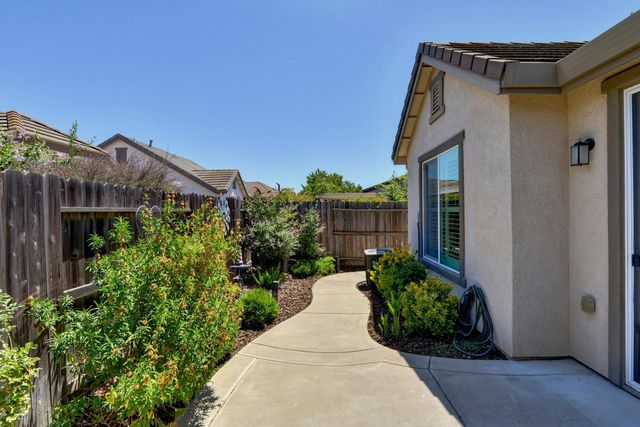 9935 Kennet Way, Elk Grove, CA 95757