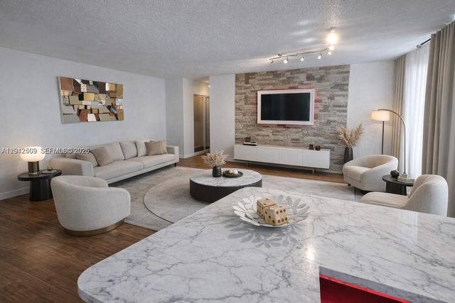 713 Collins Avenue 39, Miami Beach, FL 33139