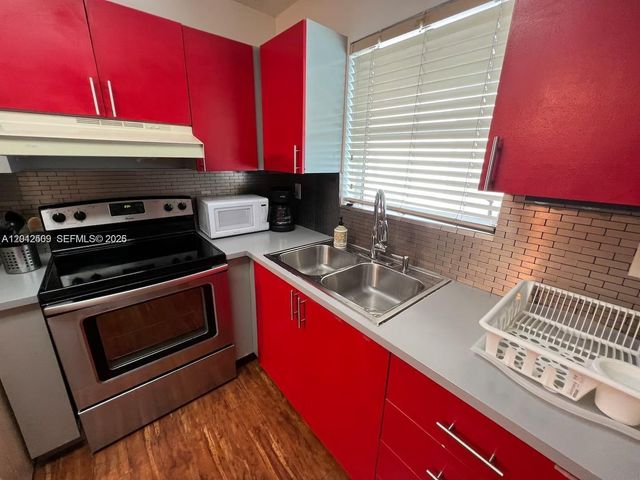 713 Collins Avenue 39, Miami Beach, FL 33139