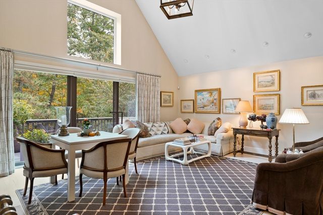 207 Nahanton Street 207, Newton, MA 02459