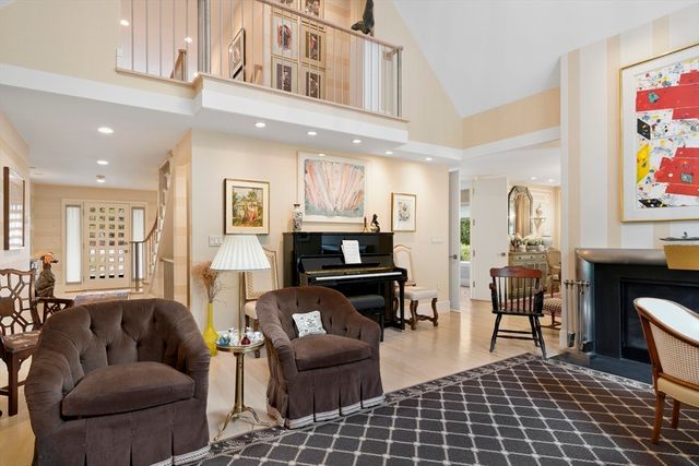 207 Nahanton Street 207, Newton, MA 02459