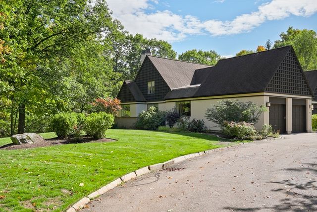 207 Nahanton Street 207, Newton, MA 02459