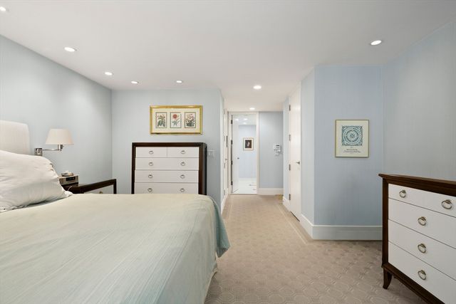 207 Nahanton Street 207, Newton, MA 02459