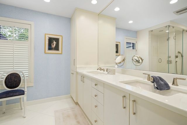 207 Nahanton Street 207, Newton, MA 02459