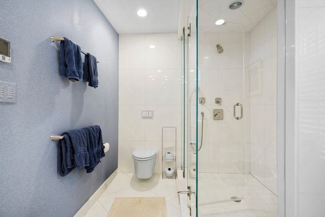 207 Nahanton Street 207, Newton, MA 02459