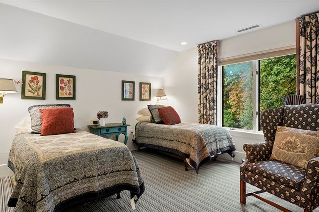 207 Nahanton Street 207, Newton, MA 02459