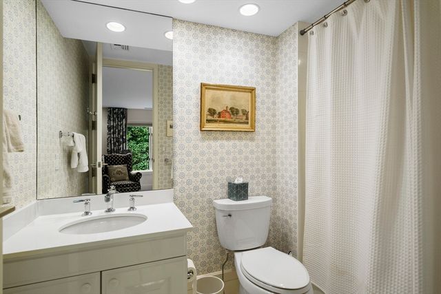 207 Nahanton Street 207, Newton, MA 02459