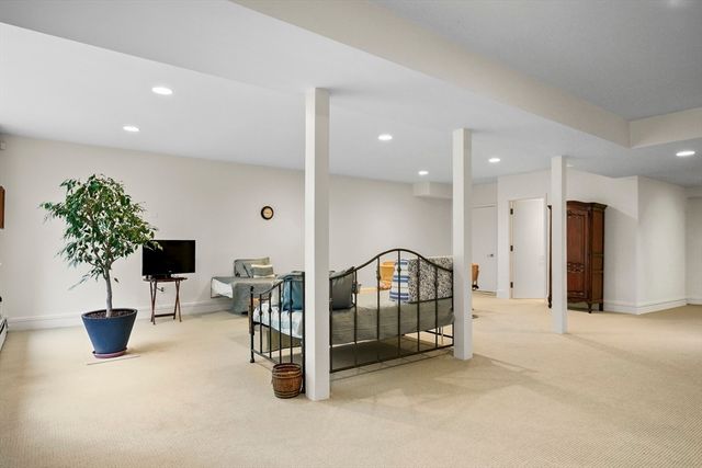 207 Nahanton Street 207, Newton, MA 02459