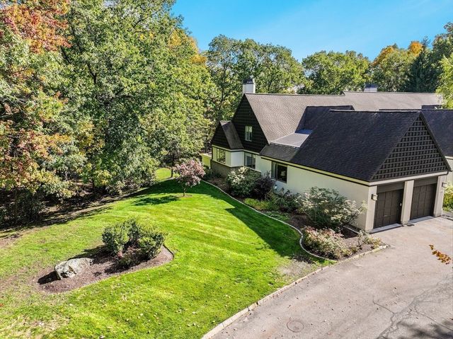 207 Nahanton Street 207, Newton, MA 02459