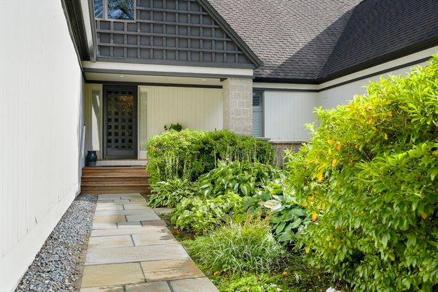 207 Nahanton Street 207, Newton, MA 02459