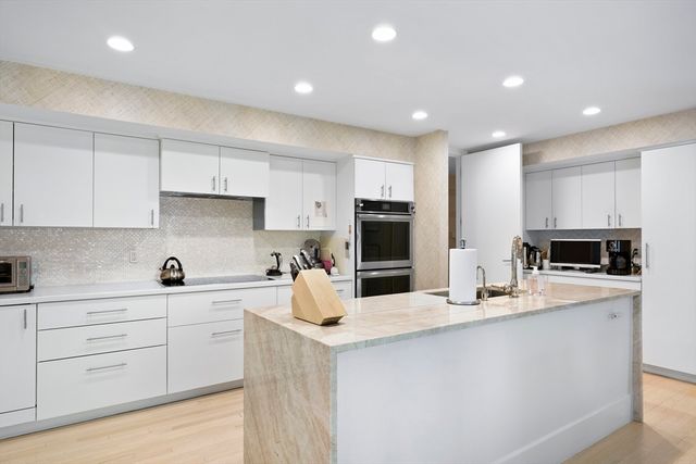 207 Nahanton Street 207, Newton, MA 02459