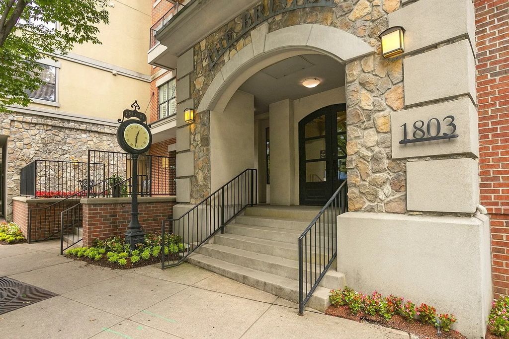 1803 Broadway Apt 121, Nashville, TN 37203