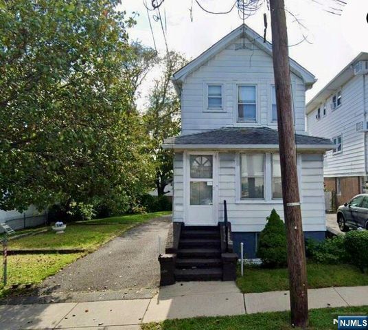 76 Hamilton Avenue, Lodi, NJ 07644