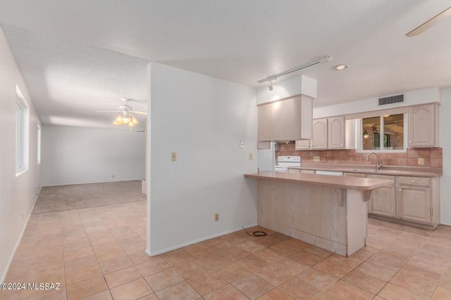 5255 E Baker Street, Tucson, AZ 85711